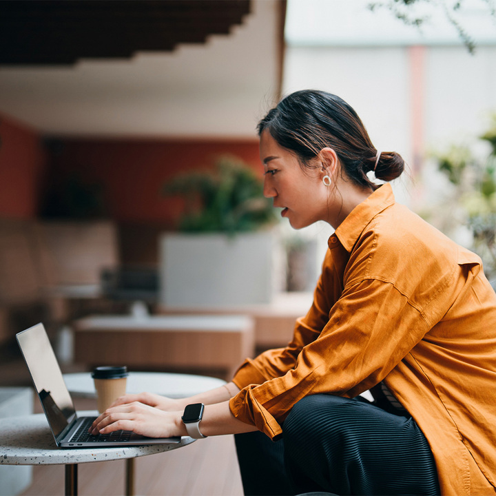 female-remote-worker-thumb.jpg