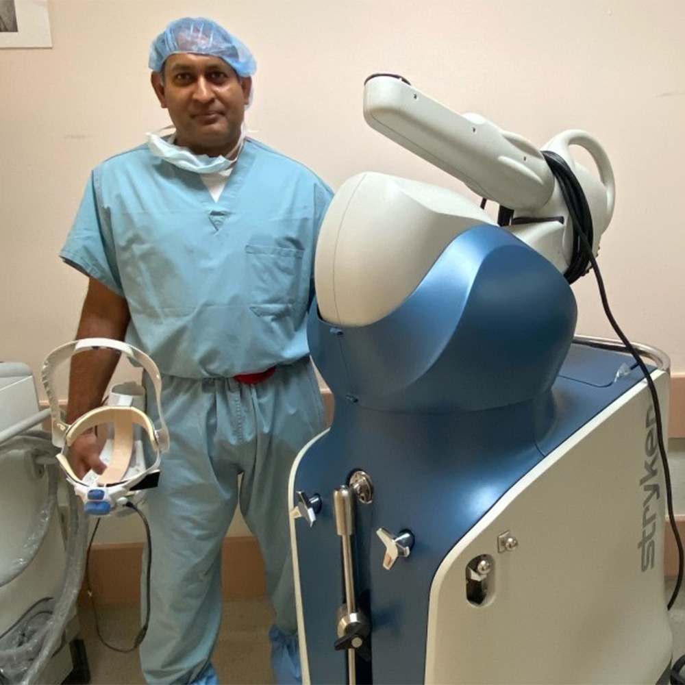 Robotic total knee replacement improves outcomes but costs more