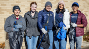 UTSW medical students lend a helping hand in support of service.