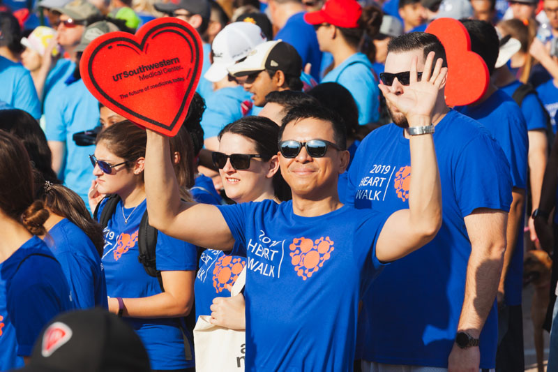 Thousands of UTSW employees, loved ones support 2019 Dallas Heart Walk