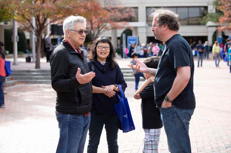 Nobel Laureate Dr. Michael Brown chats with Drs. Yuh Min Chook and Michael Rosen at Science Saturday.