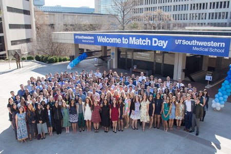 Group photo of UTSW Students on Match Day