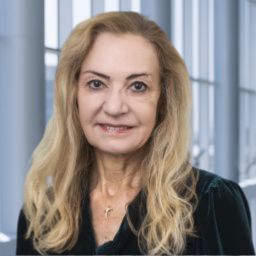 Headshot of Ludmila Zadworna, M.D.