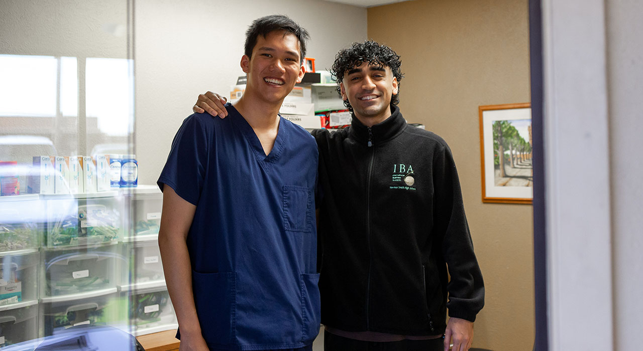 Med student volunteers at Calvert Place