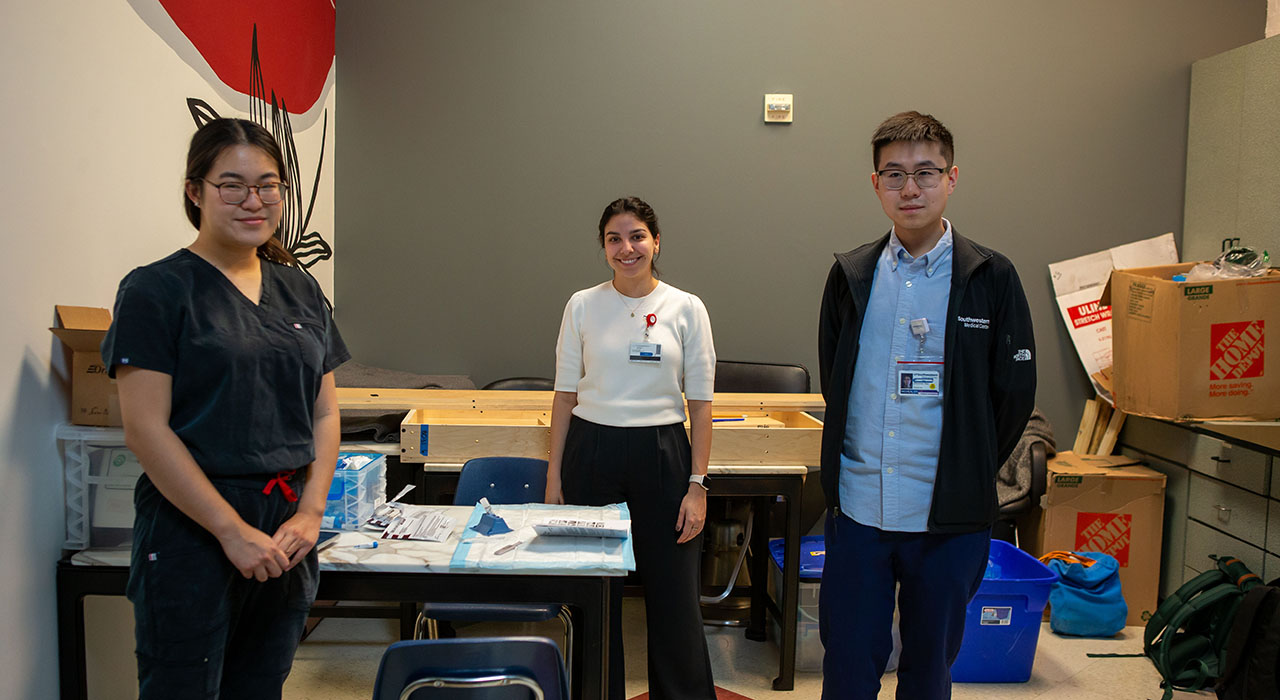 Med students ready to give vaccines at Center of Hope