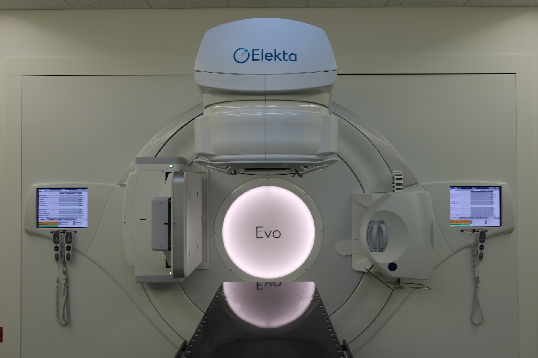 Elekta Evo - radiation machine