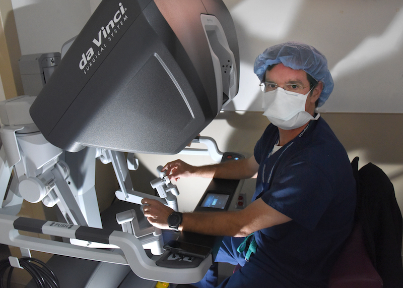 Dr. Jeffrey Cadeddu performed the first single-incision, laparoscopic, robotic surgery in Texas.