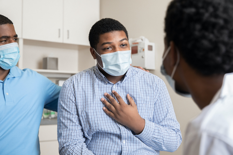  Patient speaking with doctor